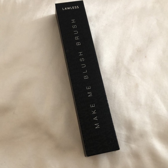 Lawless Make Me Blush Blush Brush Vegan & Cruelty Free Full Size NIB - Picture 2 of 12